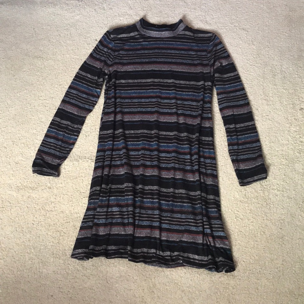 Vintage long sleeved mock neck dress